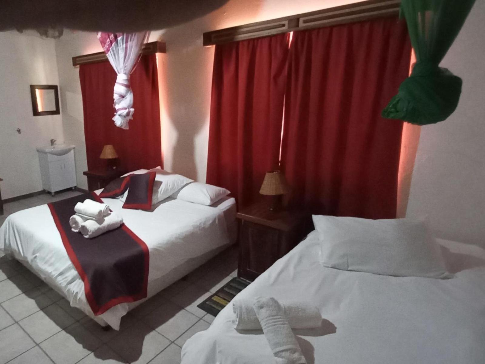 Ombinda Country Lodge Outjo Quarto foto